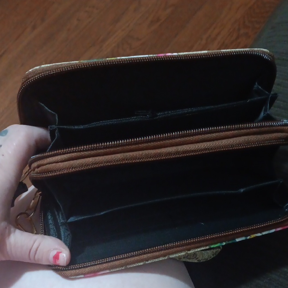 Floral Beige Wallet - Picture 5 of 11